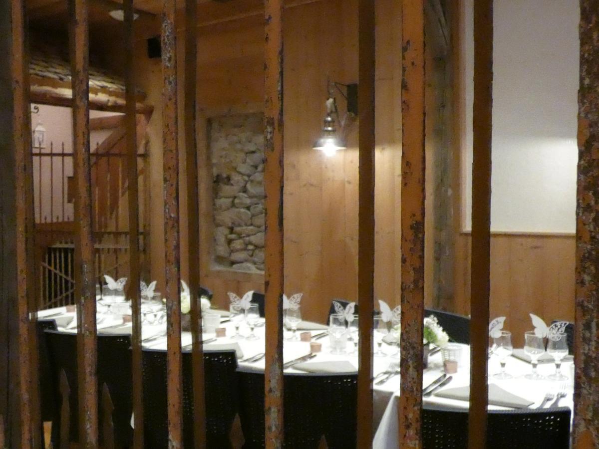 Thônes Hotel Du Midi מראה חיצוני תמונה