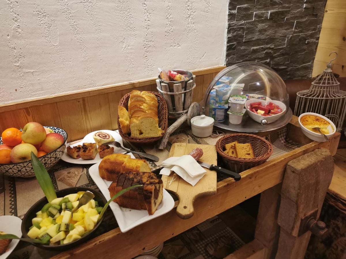 Thônes Hotel Du Midi מראה חיצוני תמונה