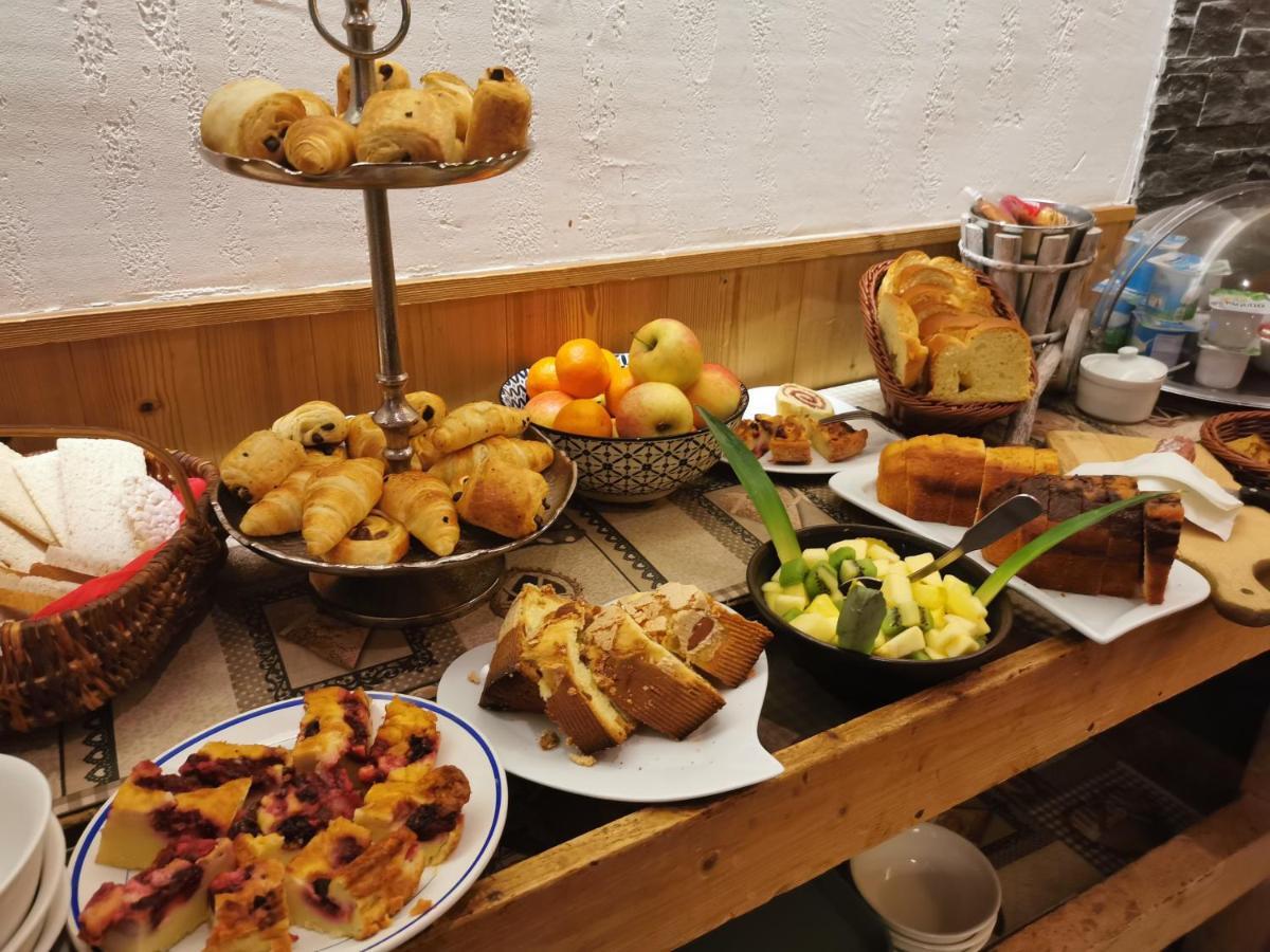 Thônes Hotel Du Midi מראה חיצוני תמונה